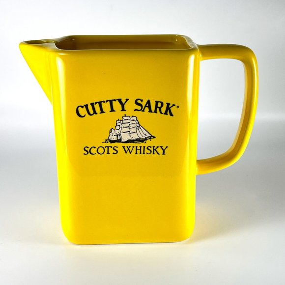 Vtg Cutty Sark Scots Whisky Pitcher Yellow Ceramic Square Man Cave Barware - Picture 1 of 11